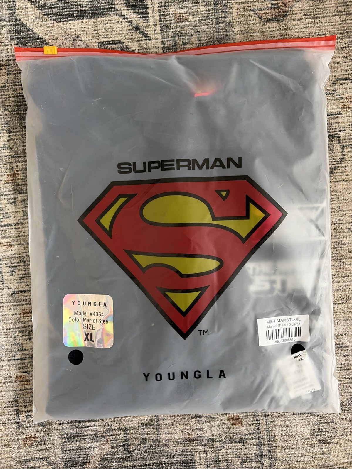 YOUNGLA 4064 Superman Huge Tee in Man Of Steel - Size XLarge gallery
