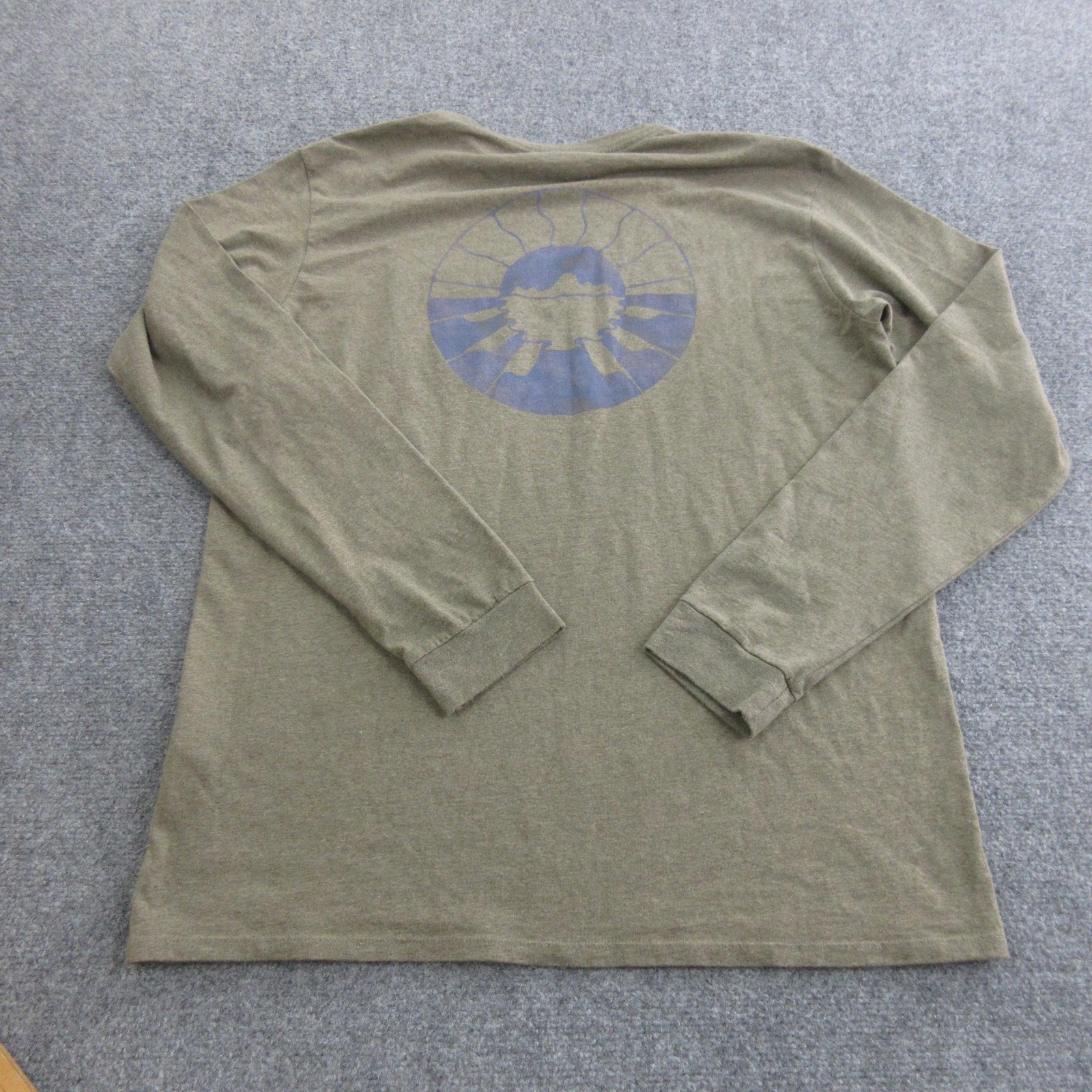 Patagonia Shirt Mens Medium Green Long Sleeve Forge Mark Pocket Responsibili-Tee gallery
