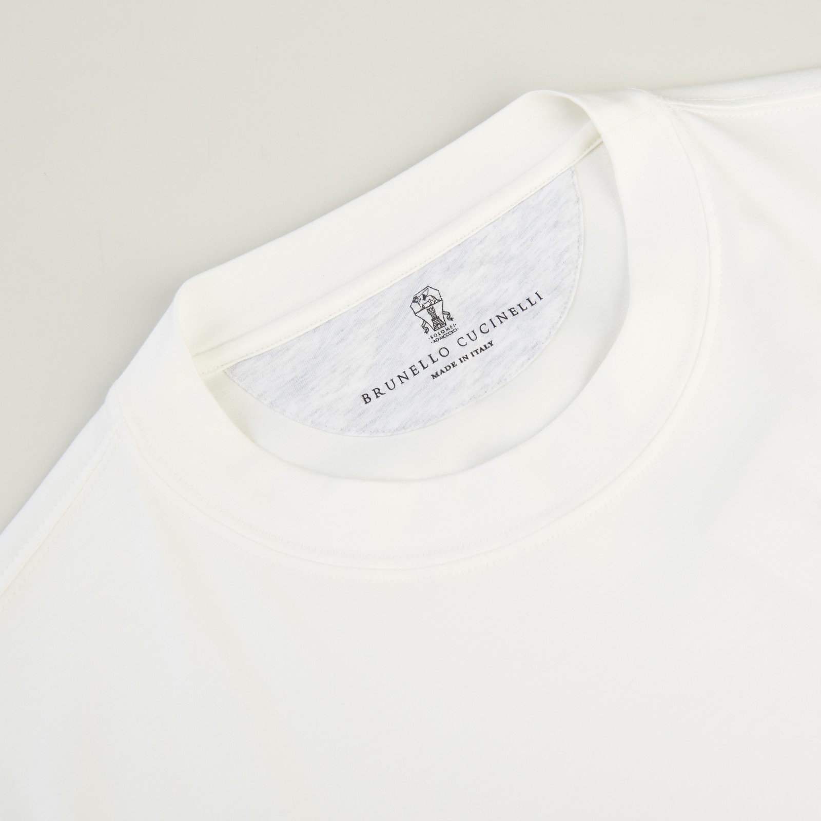 BRUNELLO CUCINELLI 650$ Crewneck Tshirt With Logo Print - White Cotton Jersey gallery