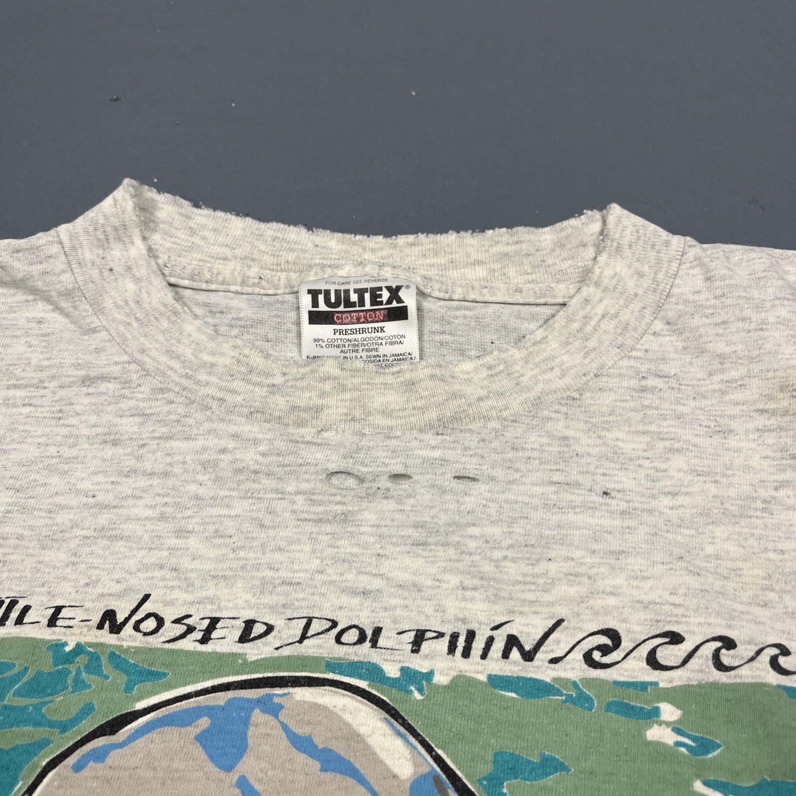Vintage 90s Bottle Nosed Dolphin Sea World Tshirt Grey 2XL THRASHED VTG Animals gallery