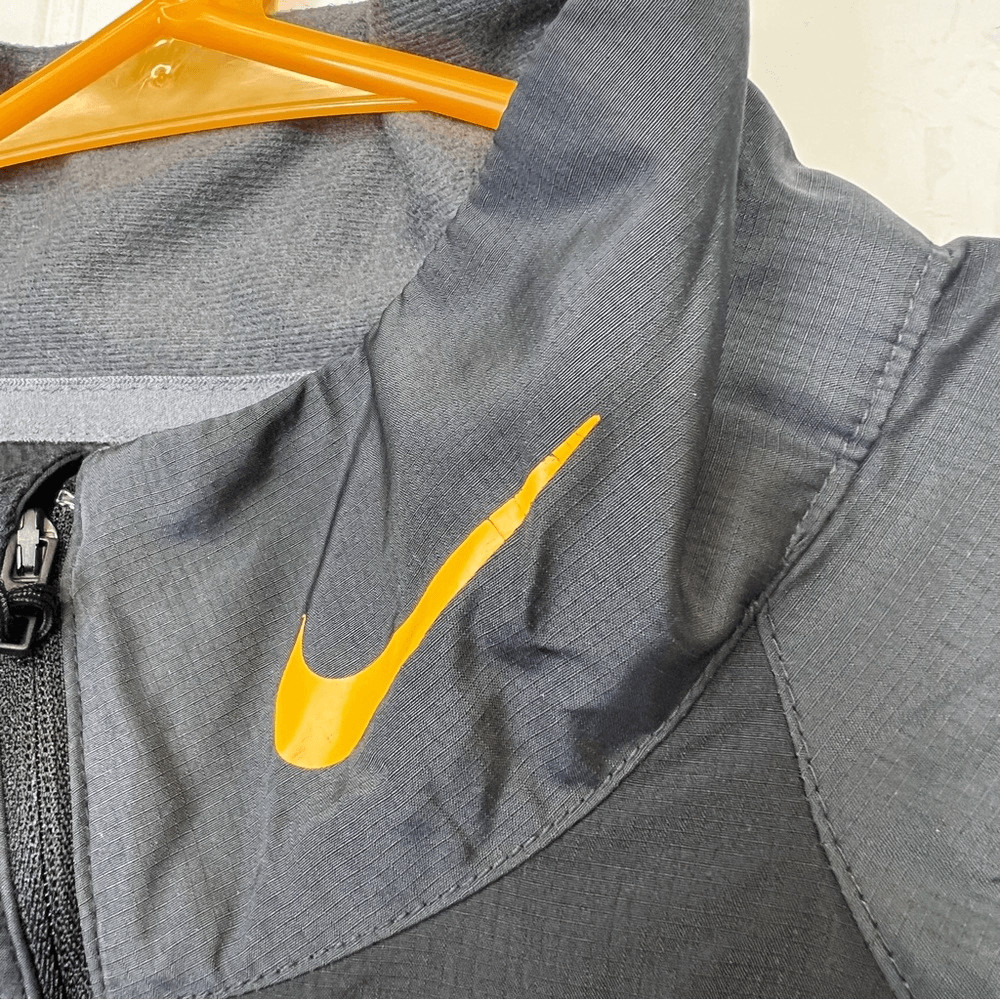 Nike Short Sleeve iowa Hawkeyes 1/4 Zip Pullover Windbreaker Jacket Sz M gallery