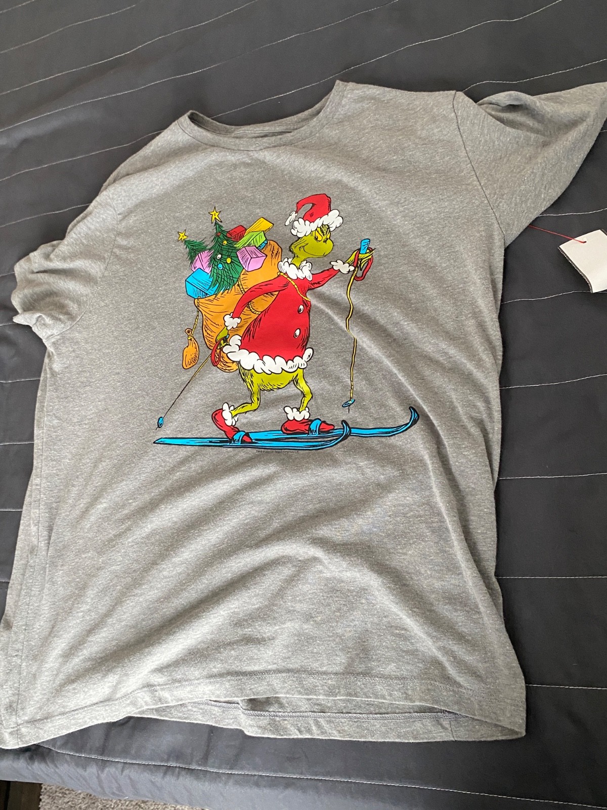 Old Navy Grinch Christmas T Shirt Large Gray Dr Seuss Holiday Graphic Tee 2022