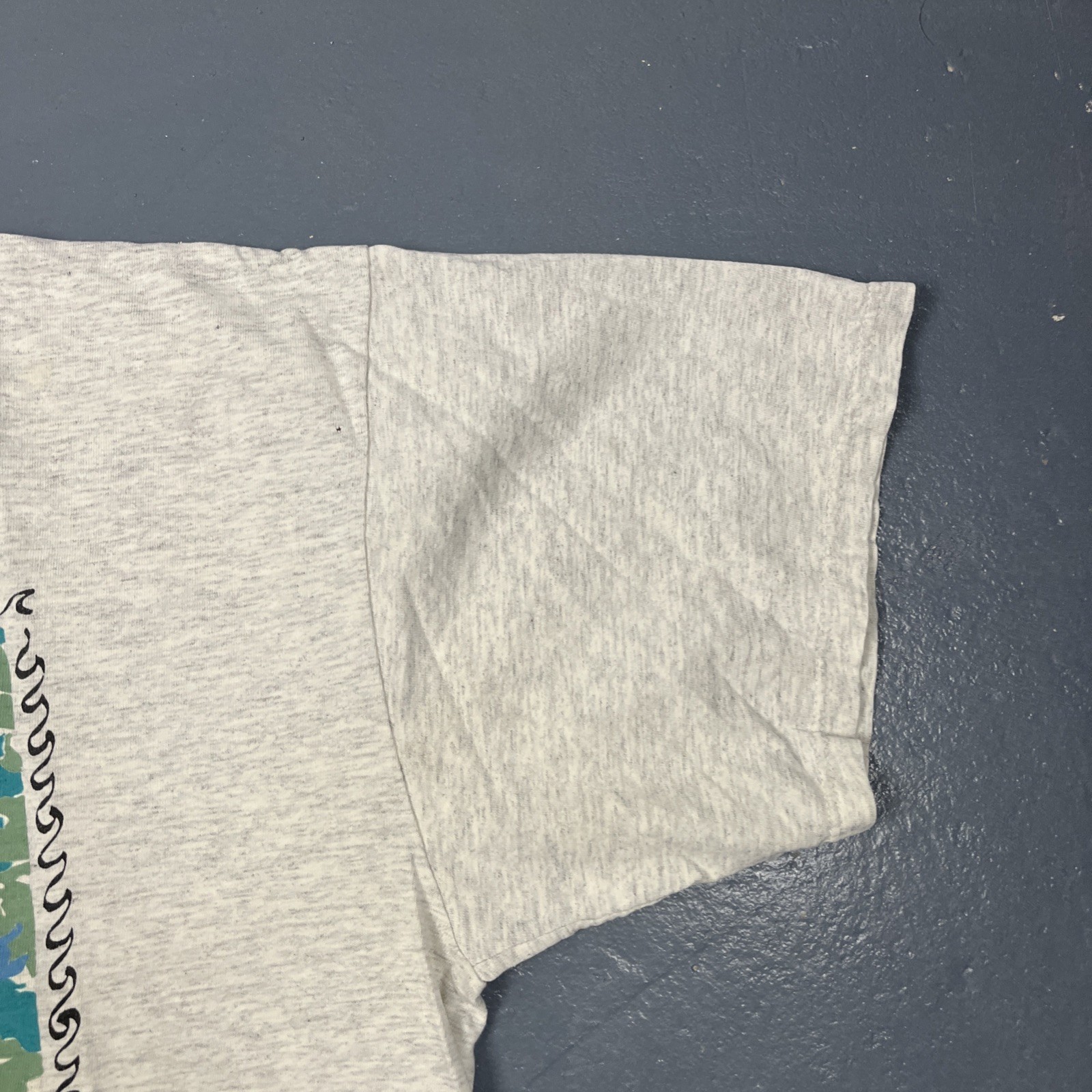 Vintage 90s Bottle Nosed Dolphin Sea World Tshirt Grey 2XL THRASHED VTG Animals gallery