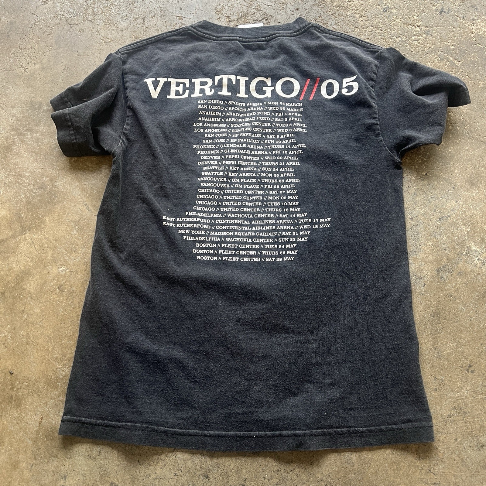 VINTAGE U2 Vertigo Tour 2005 Graphic T-shirt Mens Small Black Short Sleeve gallery